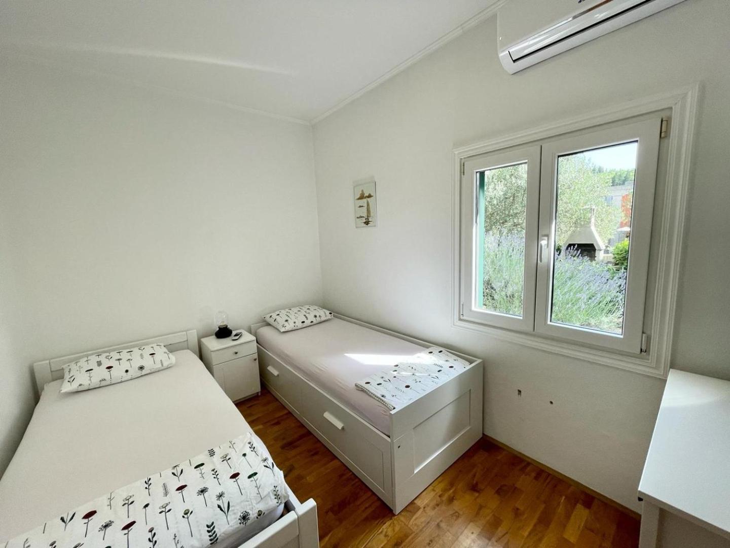 Vacation House Lavanda New! Heated Pool Zadvarje Exterior foto